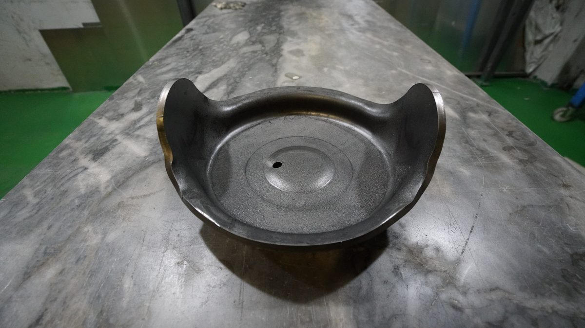 Derin çekme şekillendirilmiş metal parça